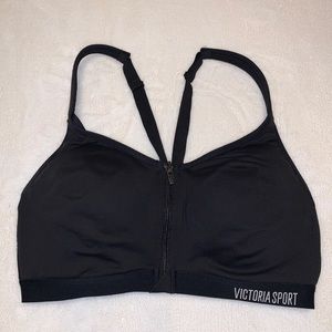 VICTORIA'S SECRET
Knockout Sport Bra